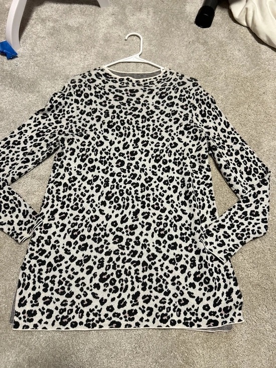 LOFT Tops - Leopard Print Long Sleeve Women’s Top - Black on Cream